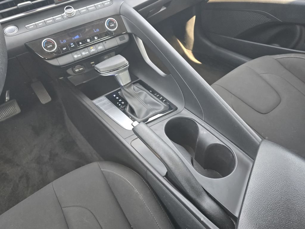 Used 2024 Hyundai Elantra SEL FWD image 15