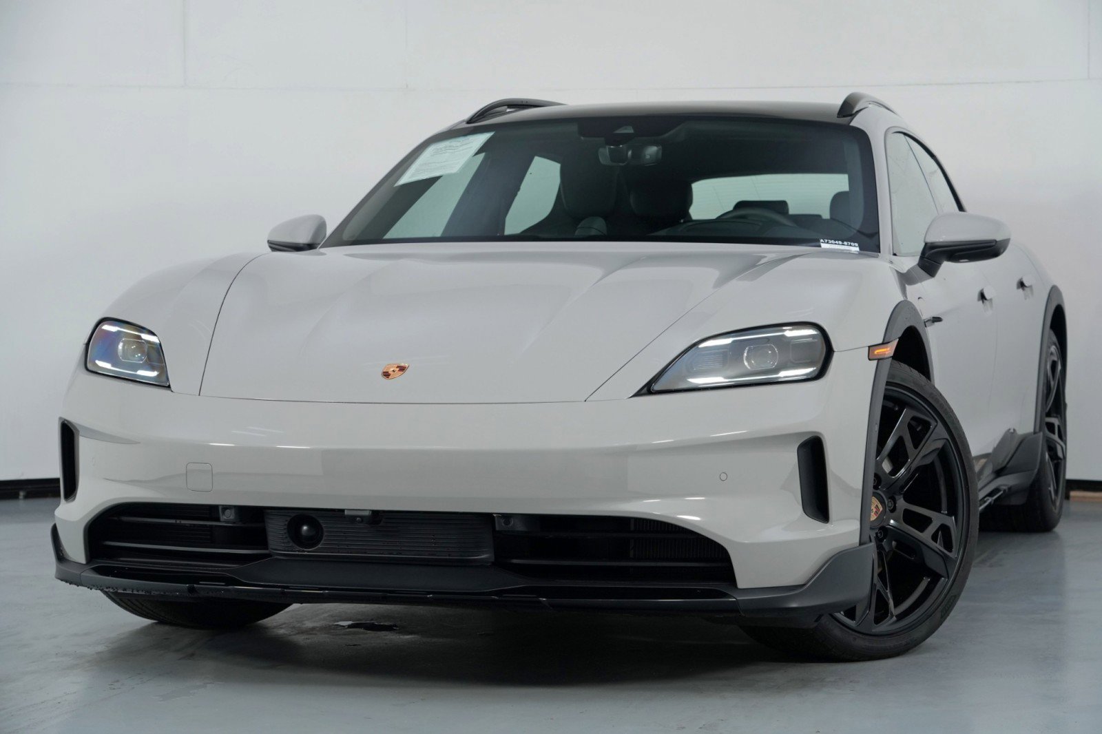 Used 2025 Porsche Taycan 4S w/ Premium Package image 3