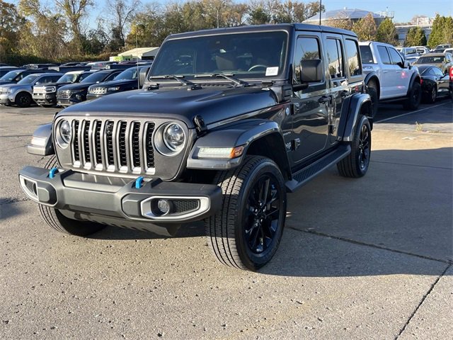 Used 2023 Jeep Wrangler Unlimited Sahara w/ Cold Weather Group image 7