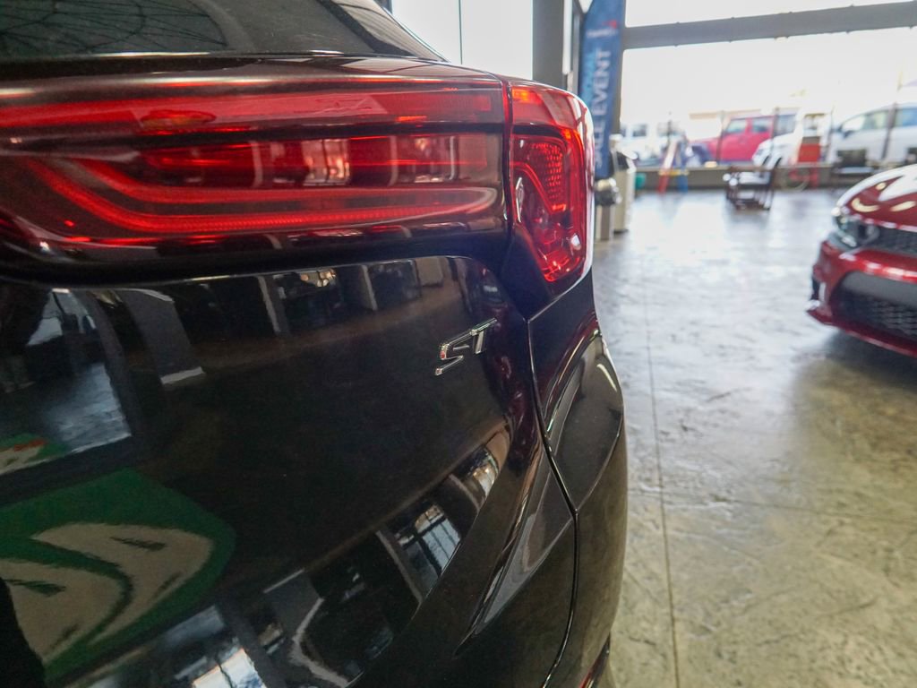 Used 2024 Buick Encore GX Sport Touring image 10