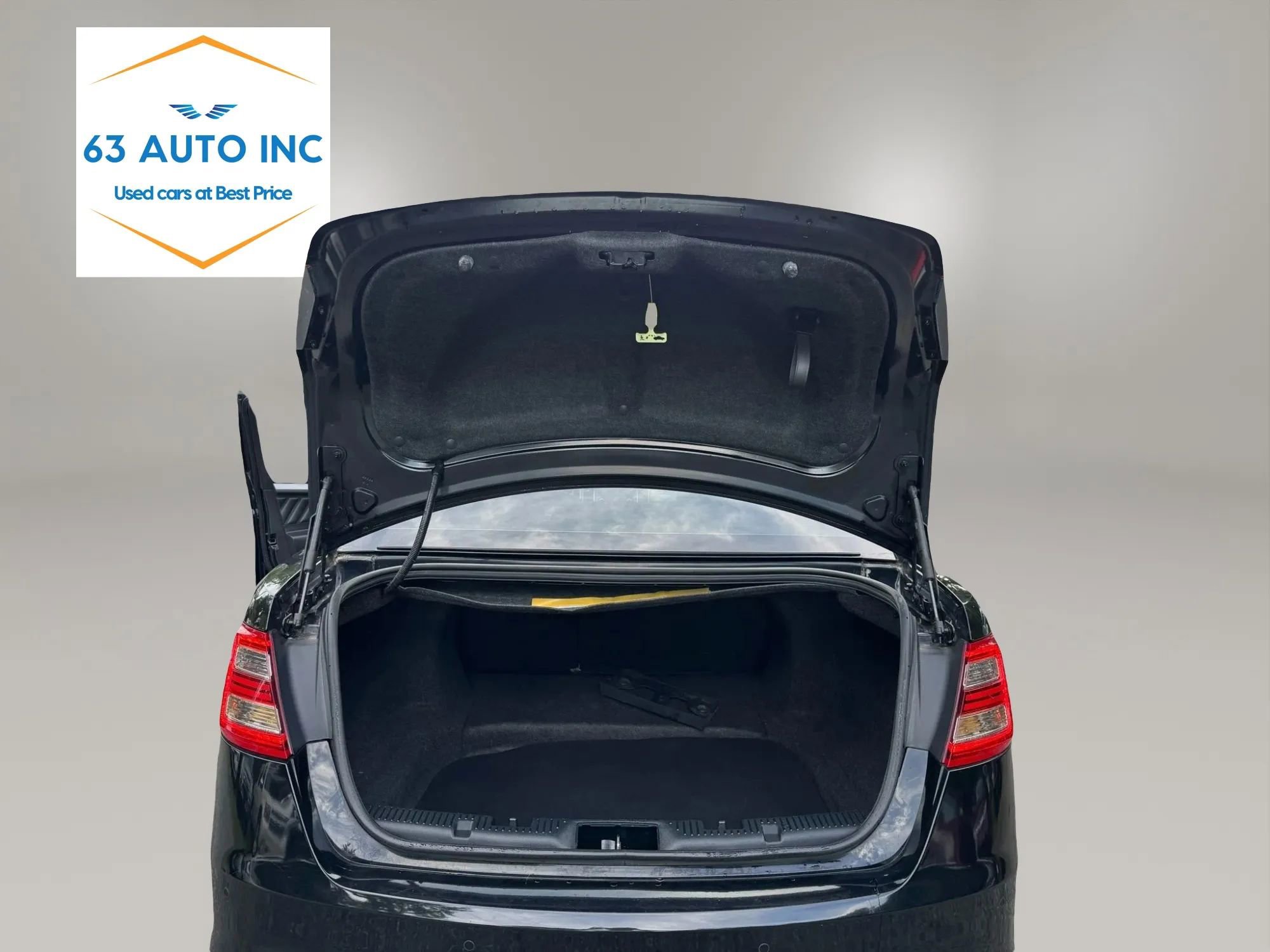 Used 2016 Ford Taurus SEL image 23