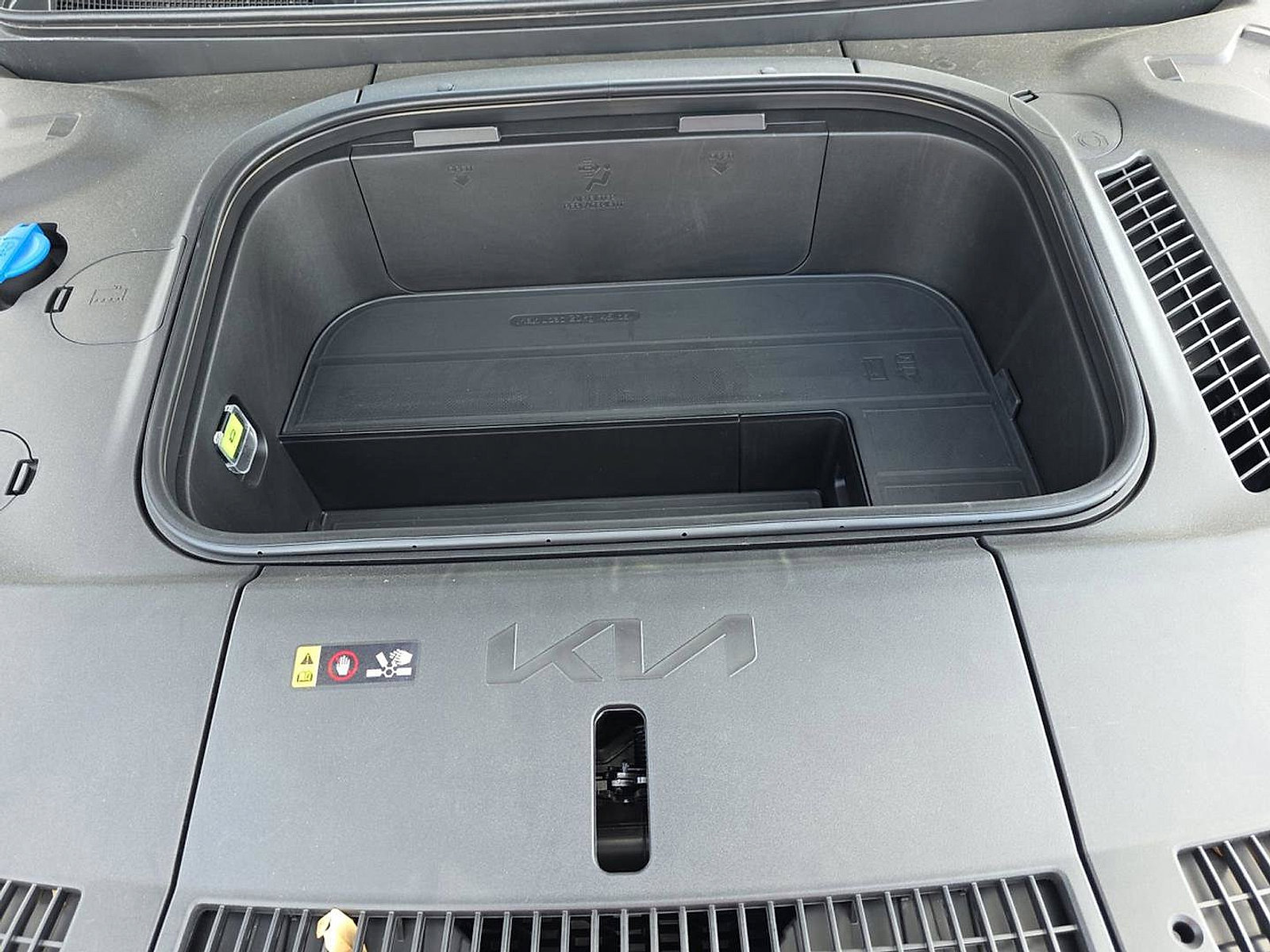 Certified 2026 Kia EV9 Land w/ Nightfall Edition Package image 14