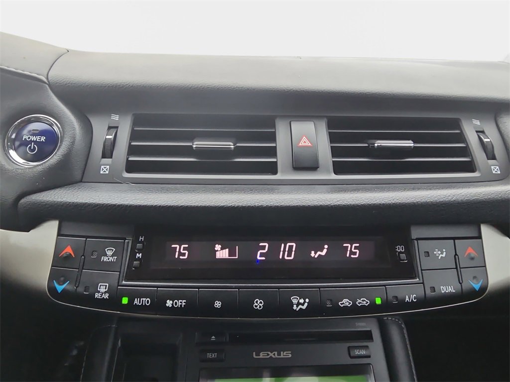 Used 2015 Lexus CT 200h image 22