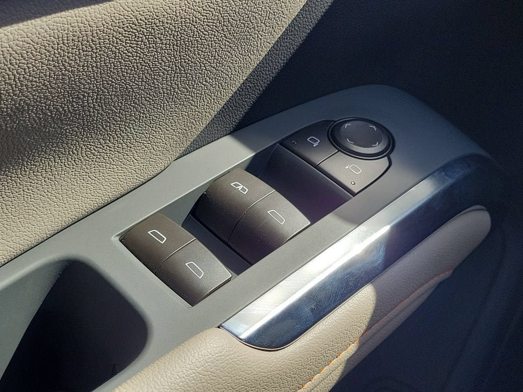 New 2027 Chevrolet Traverse LT w/ Midnight/Sport Edition FWD image 14