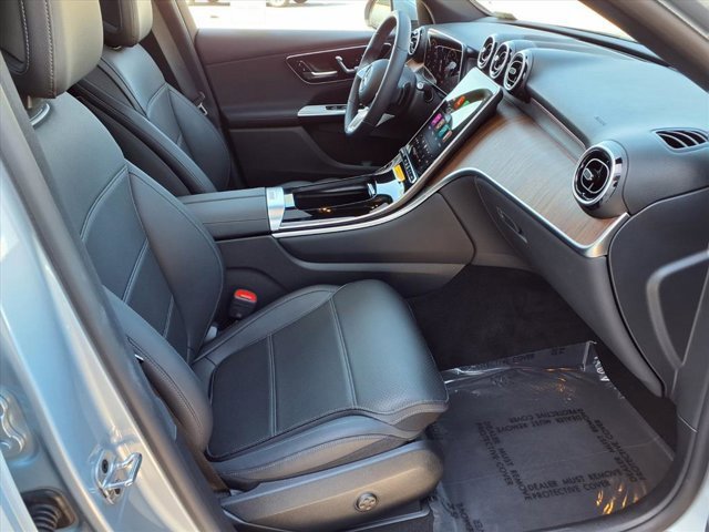 Used 2025 Mercedes-Benz GLC 300 image 16