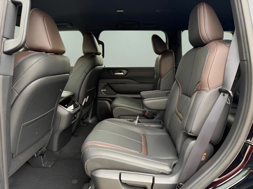 New 2026 Nissan Armada SL w/ Captain's Chari Seat Package image 18