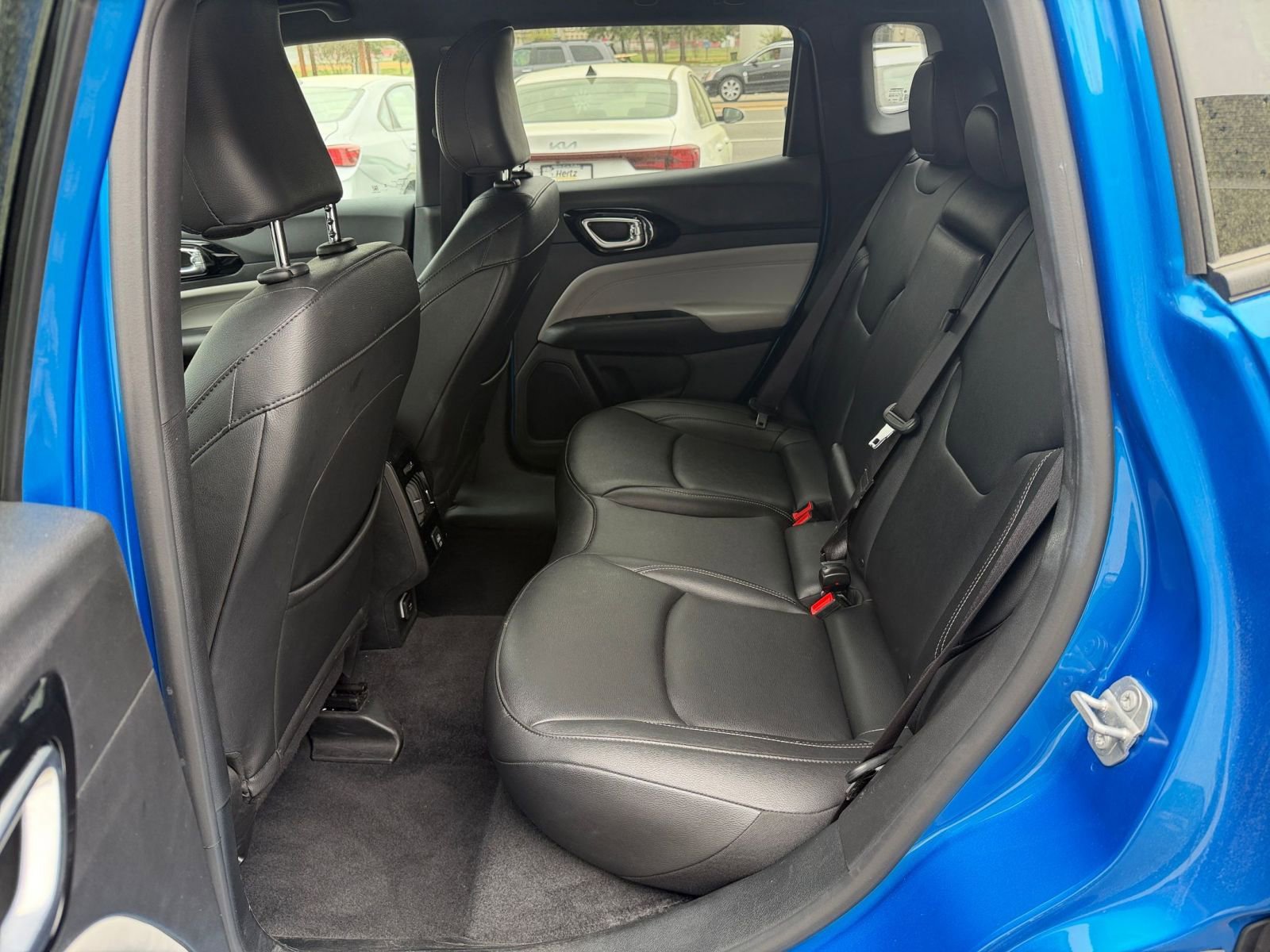 Used 2025 Jeep Compass Limited image 27