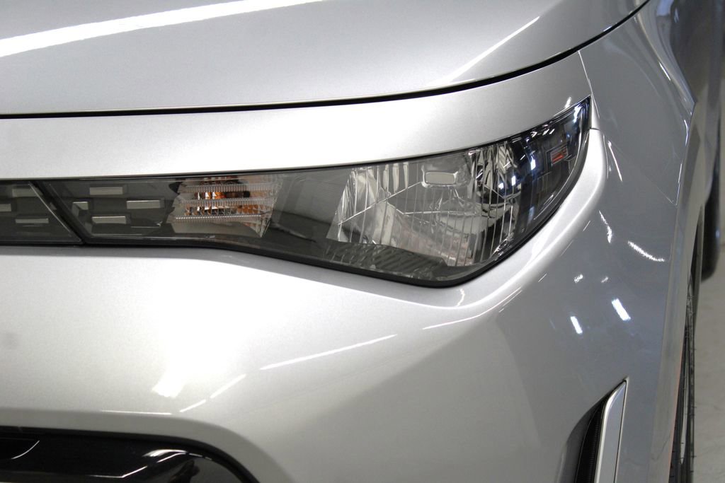 Used 2023 Kia Soul GT-Line FWD image 36