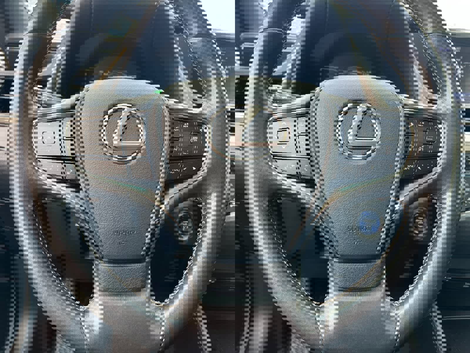 Used 2019 Lexus ES 300h w/ Accessory Package 2 image 23