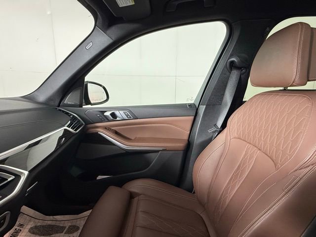 Used 2021 BMW X5 xDrive40i w/ M Sport Package image 22