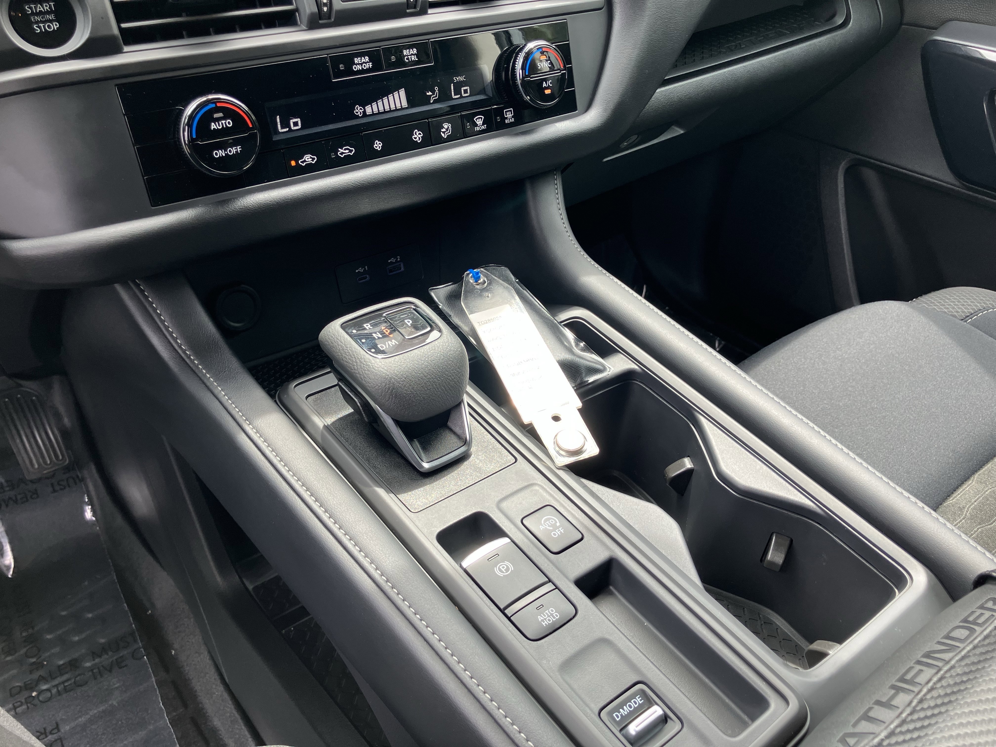 Used 2025 Nissan Pathfinder S FWD image 28