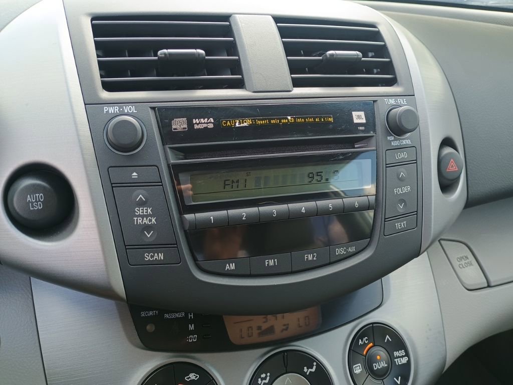 Used 2007 Toyota RAV4 Limited image 29