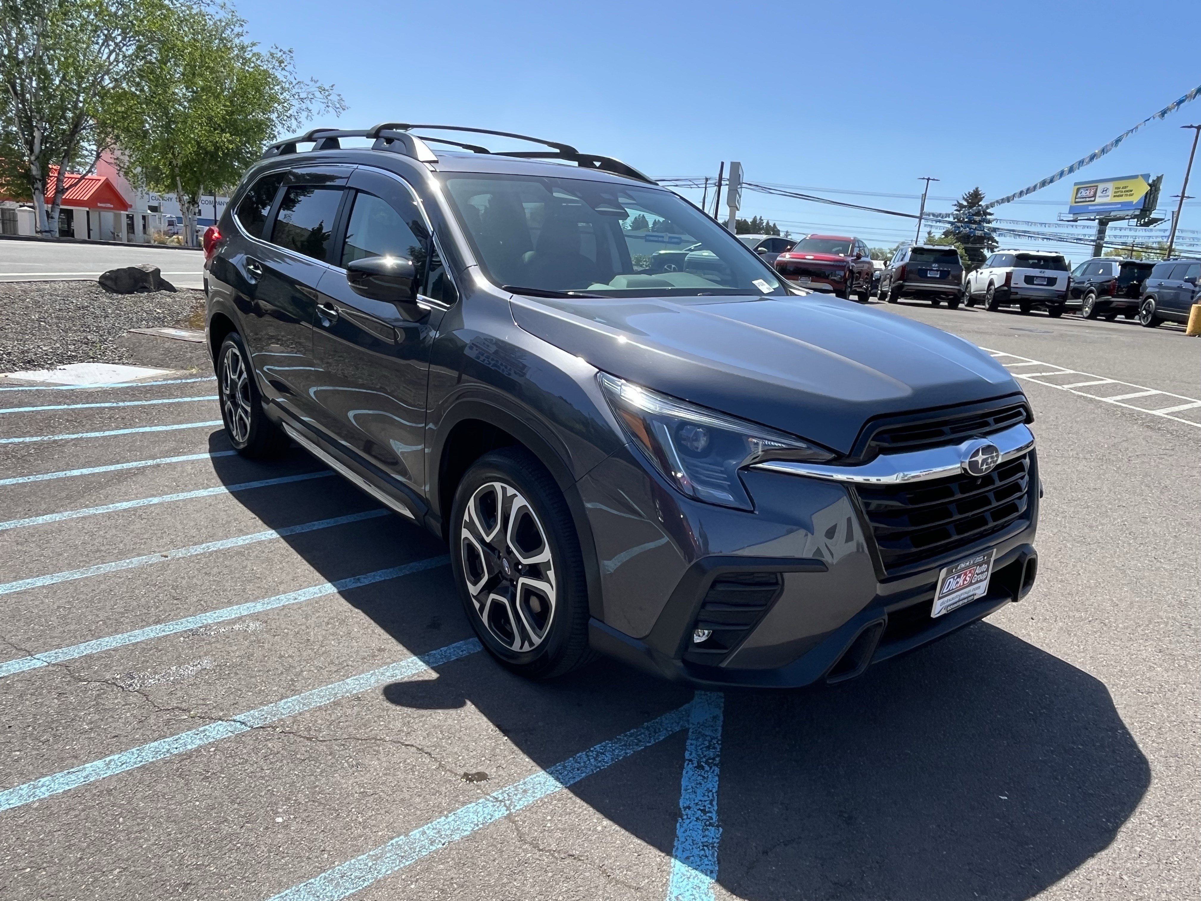 Used 2024 Subaru Ascent Limited w/ Technology Package AWD/4WD image 7