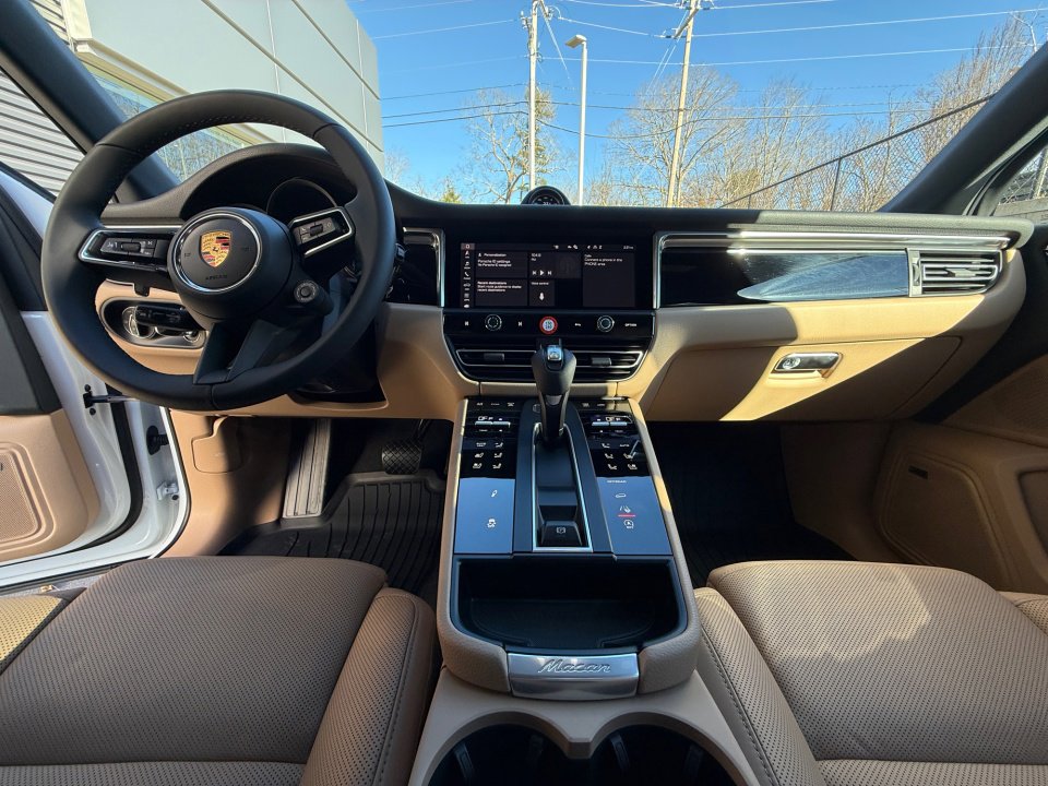 New 2026 Porsche Macan image 16