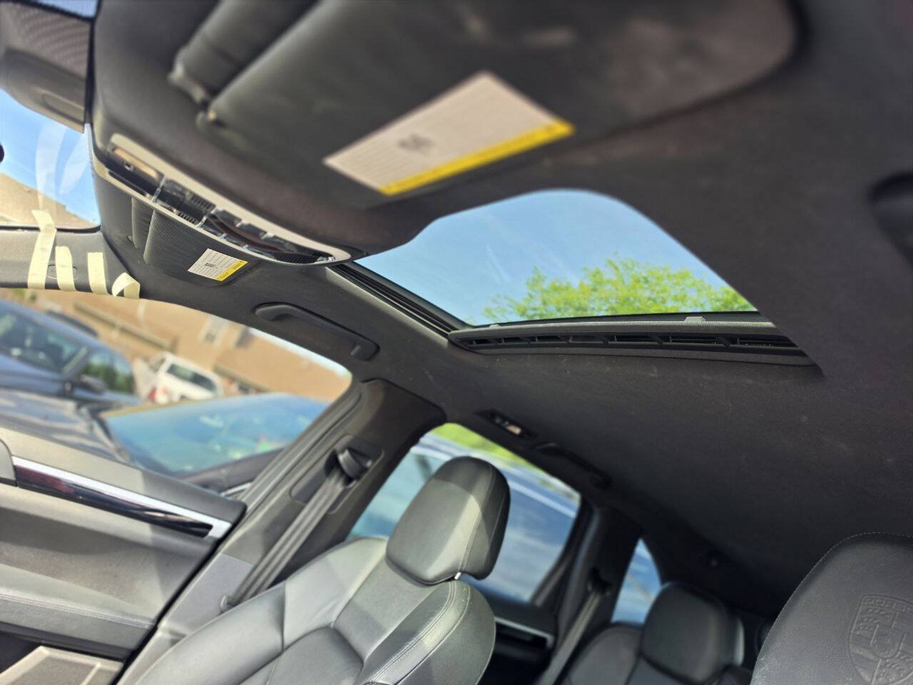 Used 2014 Porsche Cayenne Platinum Edition AWD/4WD image 11