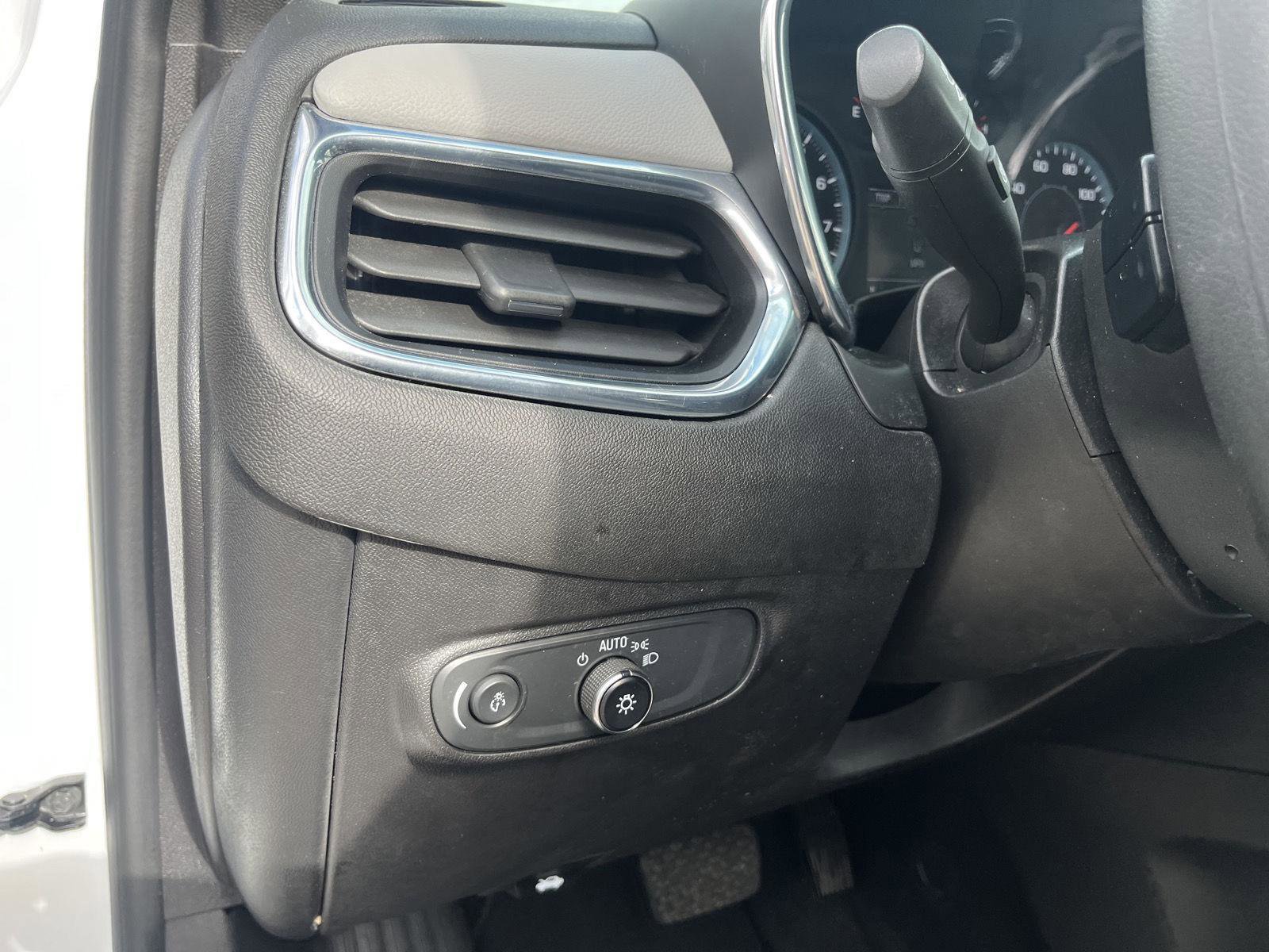 Used 2023 Chevrolet Equinox LS image 13