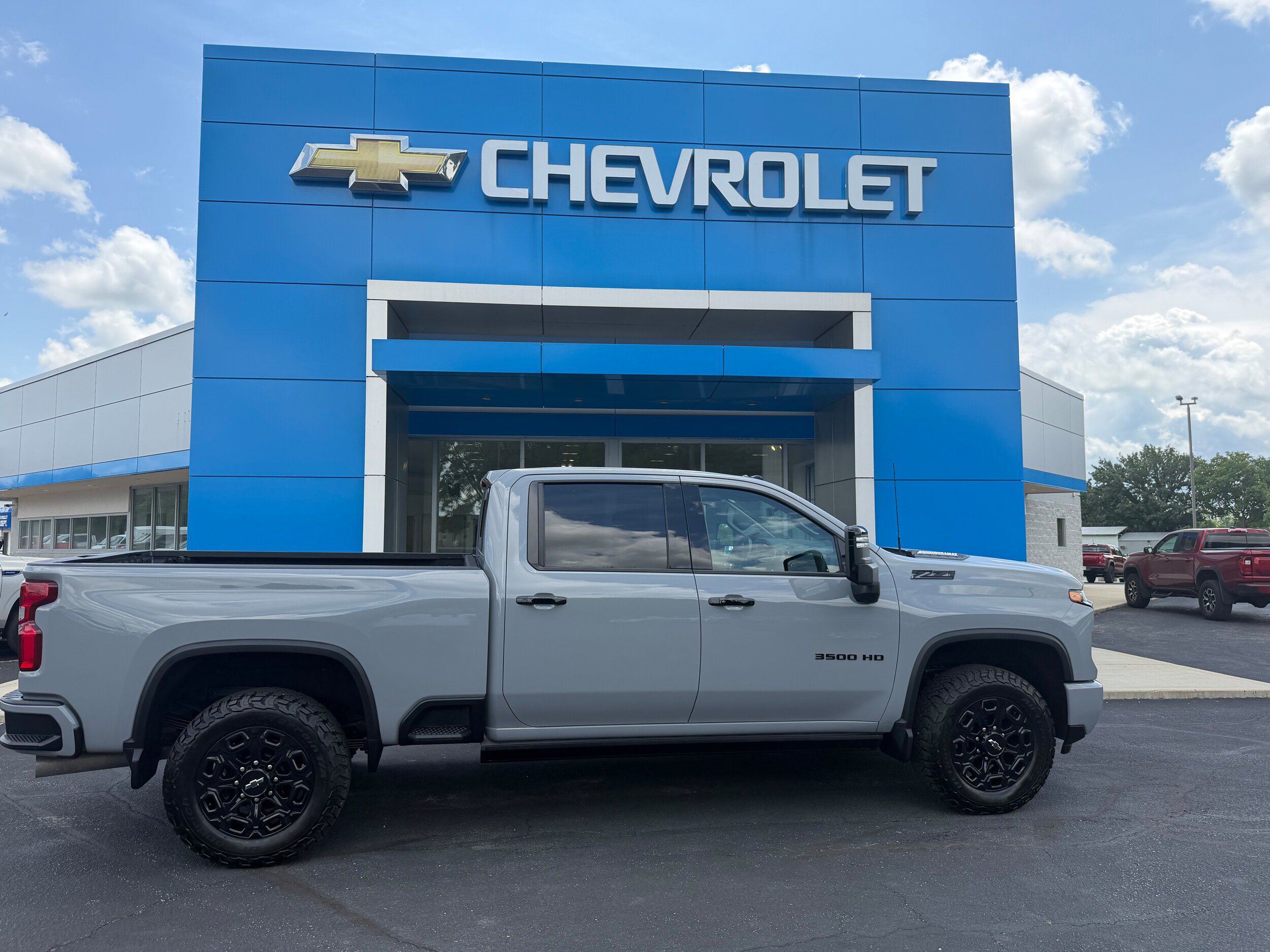 Used 2024 Chevrolet Silverado 3500 LTZ w/ LTZ Plus Package AWD/4WD image 1