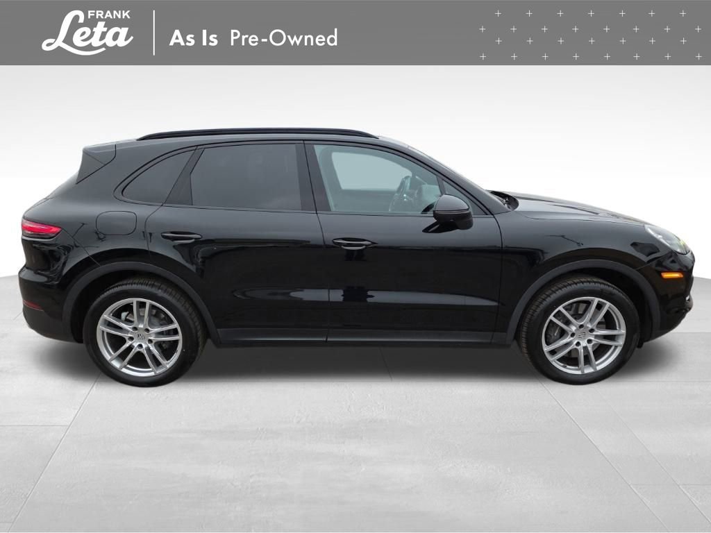 Used 2022 Porsche Cayenne w/ Premium Package image 14
