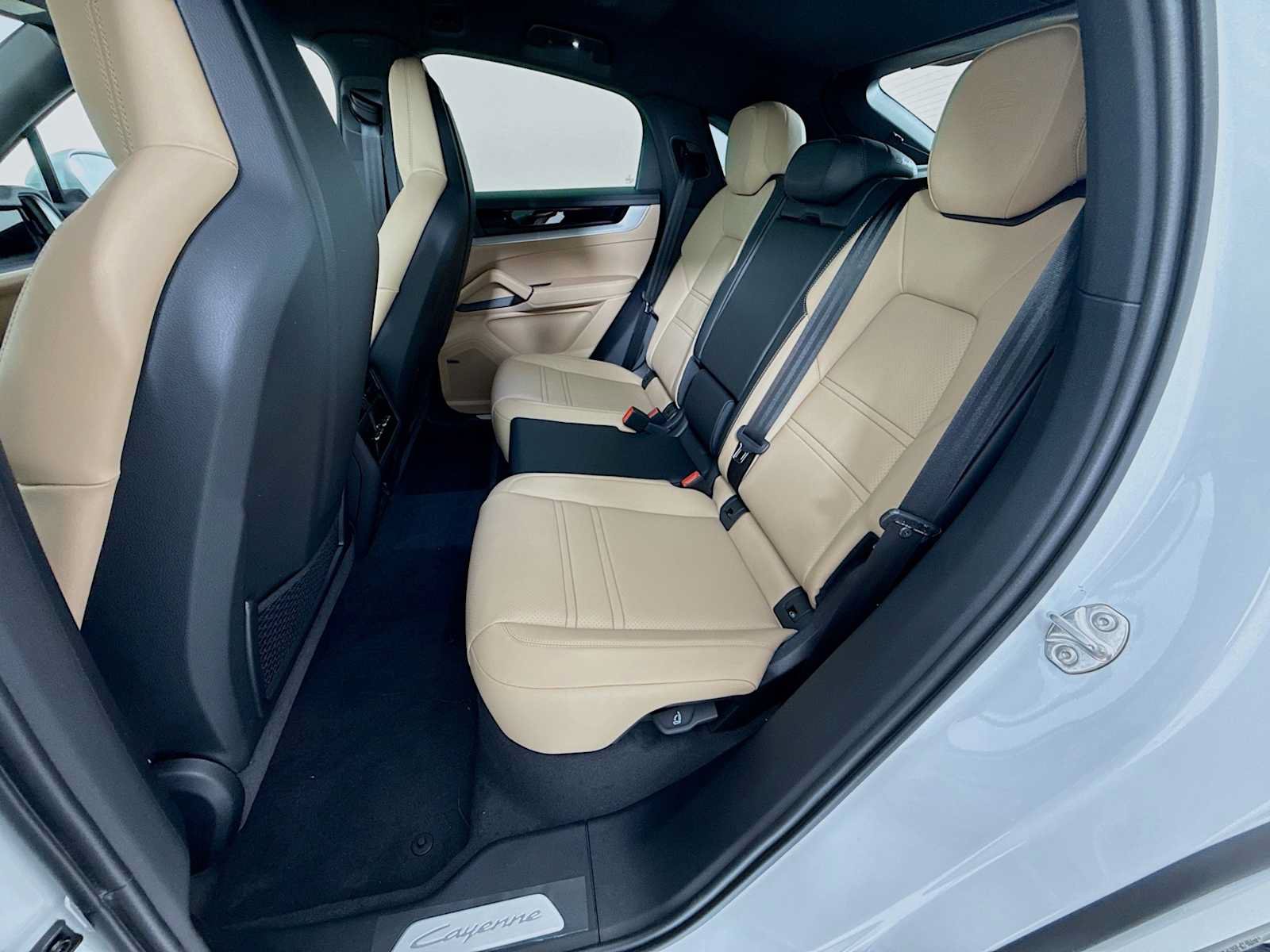 New 2026 Porsche Cayenne Coupe AWD/4WD image 22