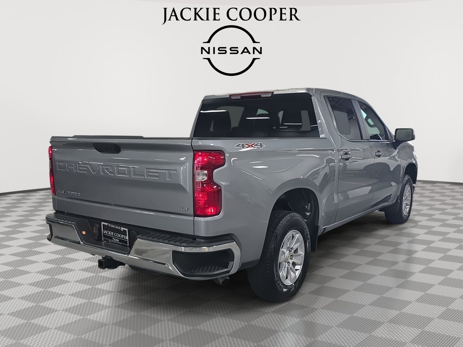 Used 2025 Chevrolet Silverado 1500 LT image 5