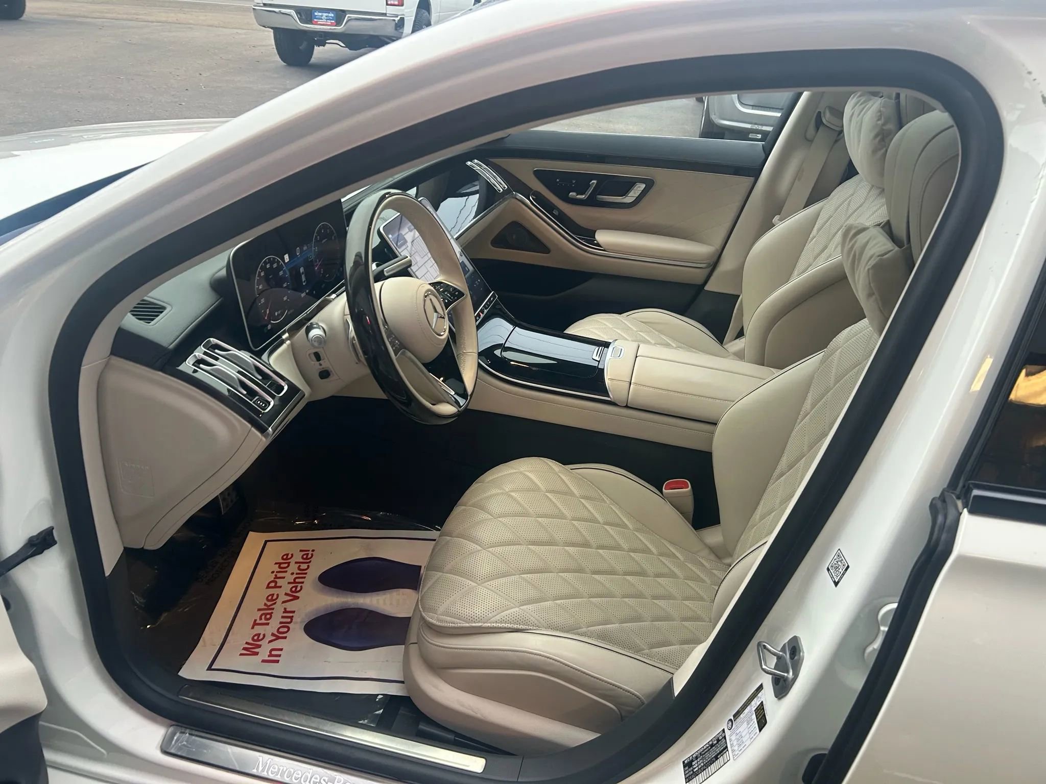 Used 2023 Mercedes-Benz S 580 4MATIC Sedan image 3