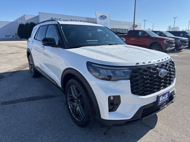 New 2026 Ford Explorer ST image 3