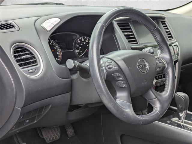 Used 2019 Nissan Pathfinder SV FWD image 3