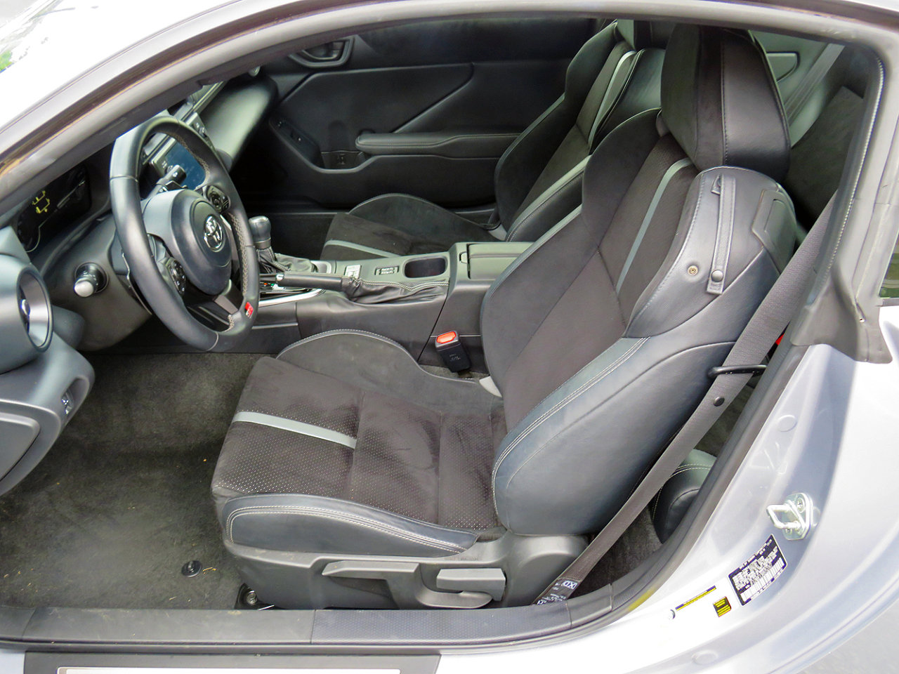 Used 2024 Toyota GR86 Premium image 11