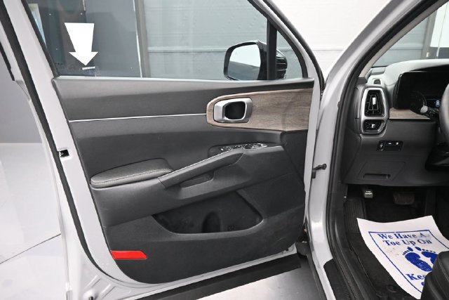Used 2023 Kia Sorento S AWD/4WD image 10