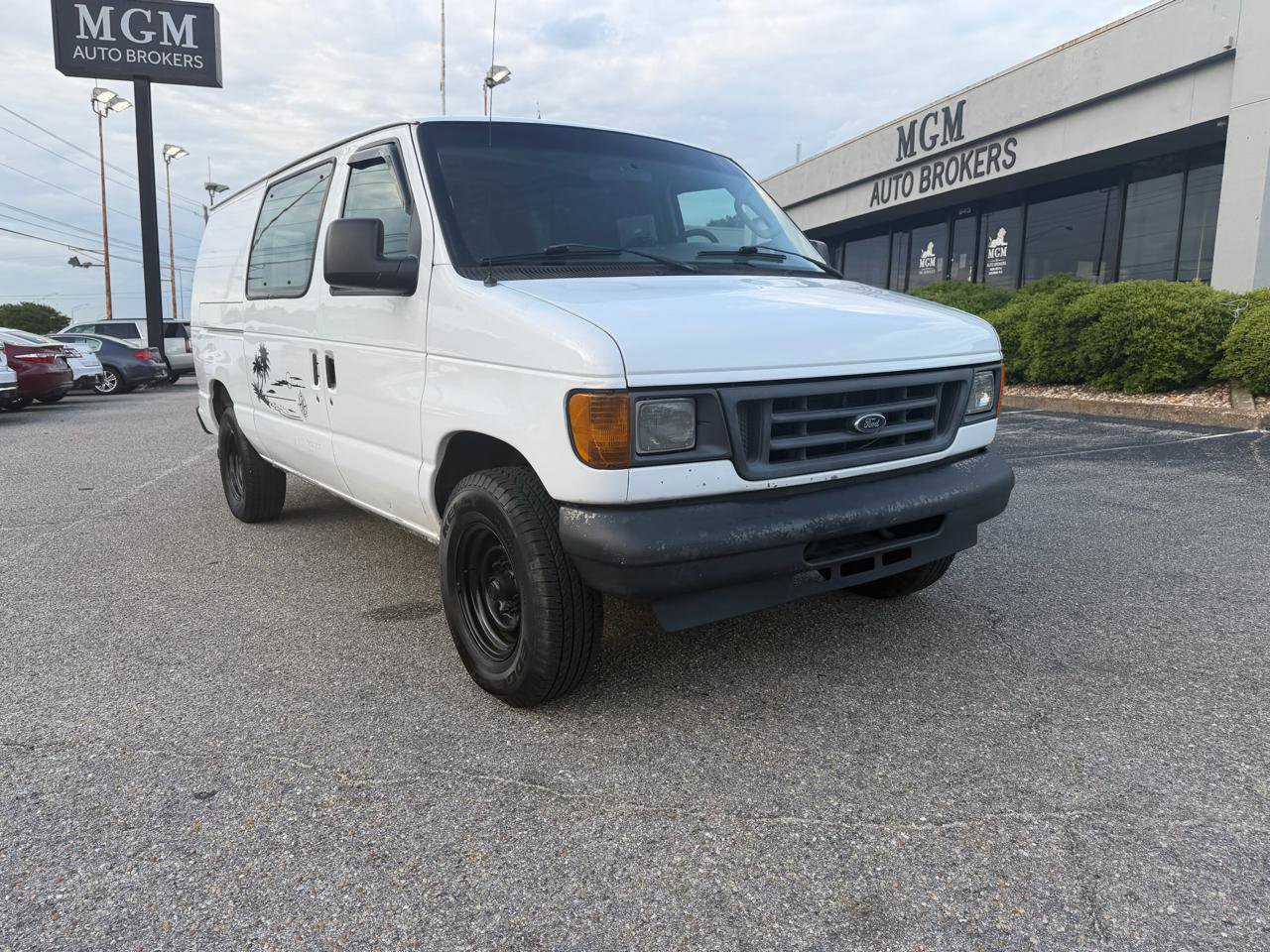 Used 2007 Ford E-250 and Econoline 250 RWD image 2