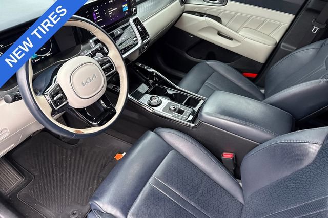 Certified 2023 Kia Sorento SX Prestige w/ Panoramic Sunroof Package image 12