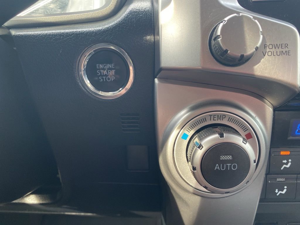 Used 2020 Toyota 4Runner Limited AWD/4WD image 25