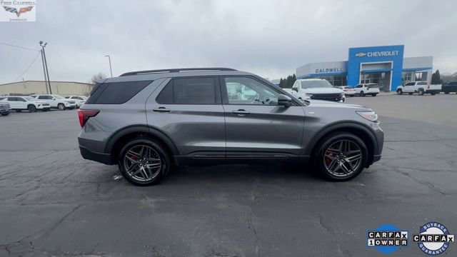 Used 2025 Ford Explorer ST-Line w/ ST-Line Street Pack image 9