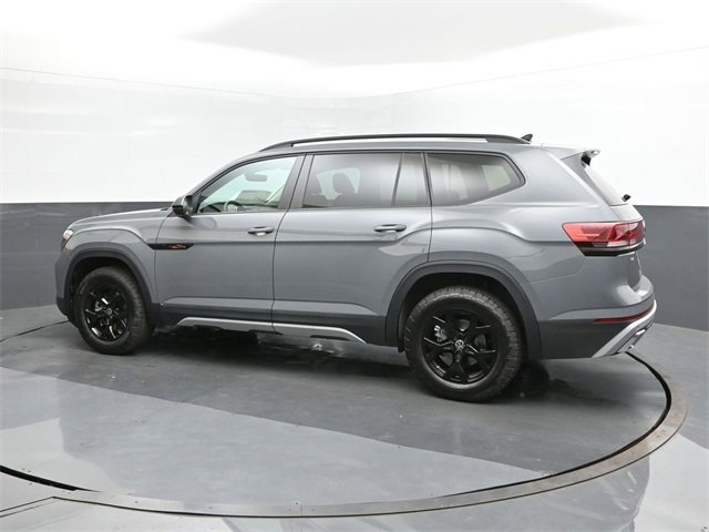 New 2025 Volkswagen Atlas Peak Edition SE image 5
