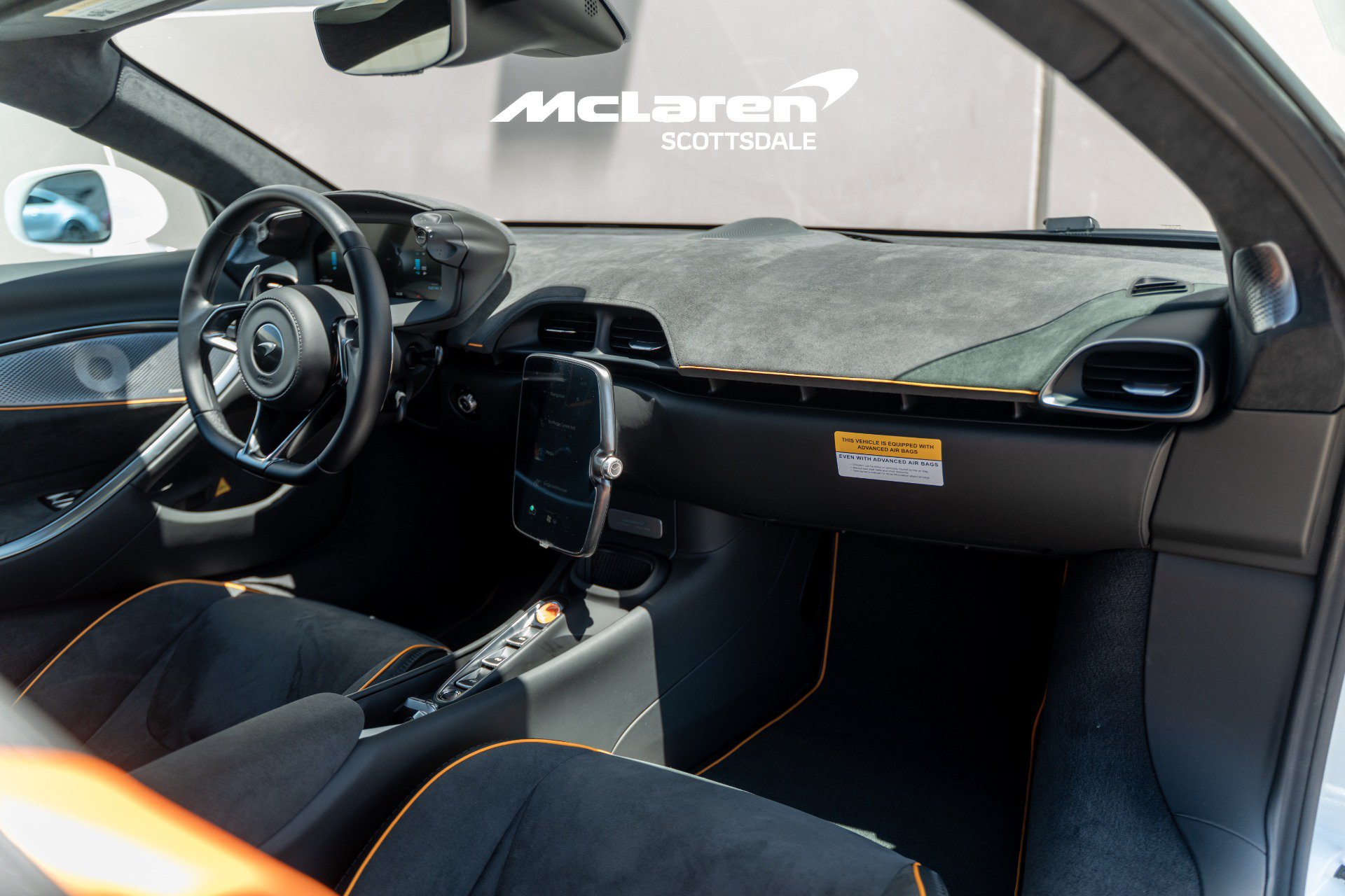 Used 2026 McLaren Artura RWD image 18