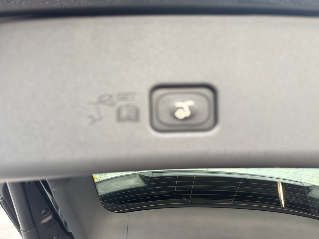 Used 2025 Lincoln Nautilus Premier w/ Jet Appearance Package AWD/4WD image 10