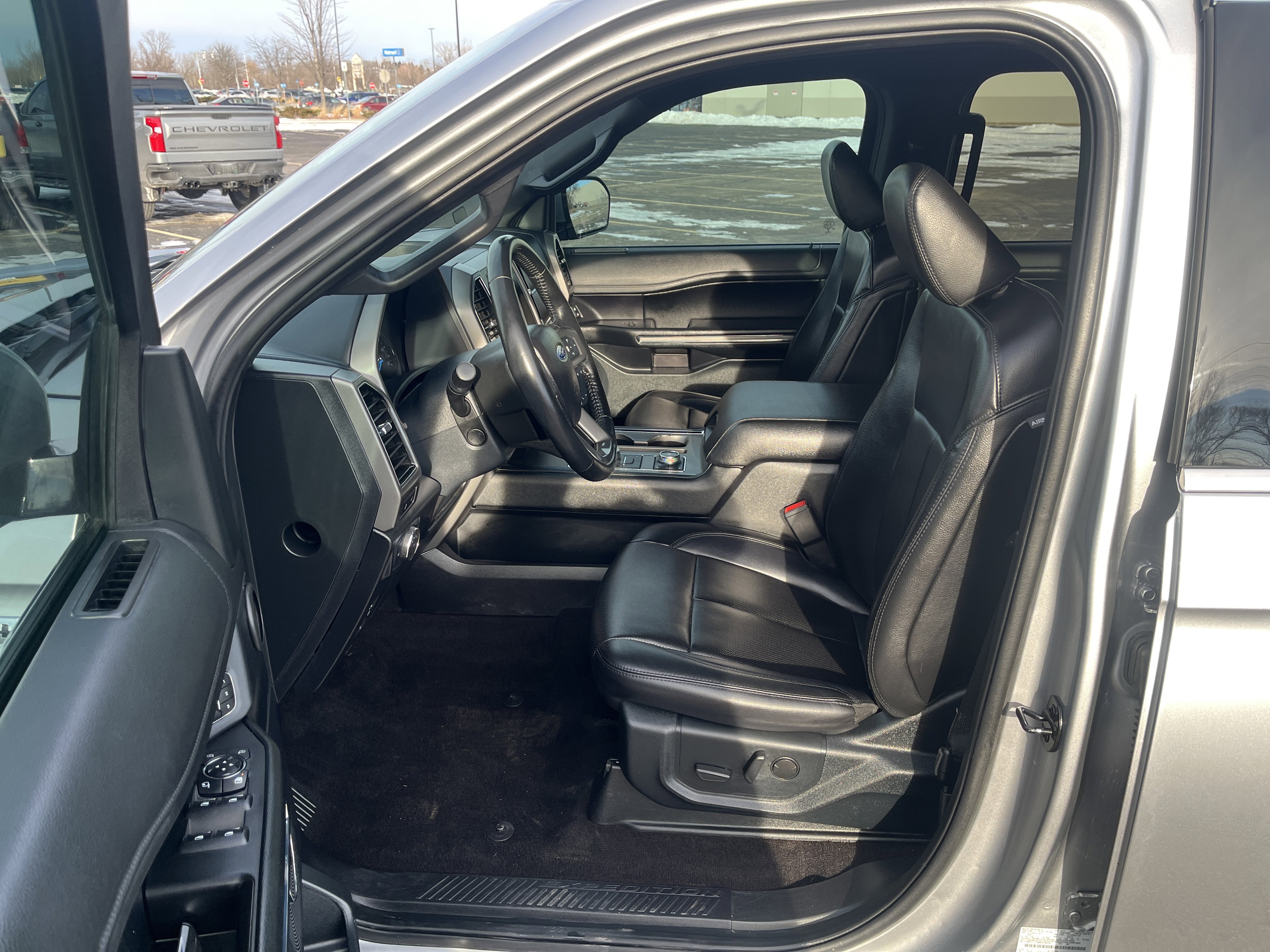 Used 2021 Ford Expedition XLT image 9