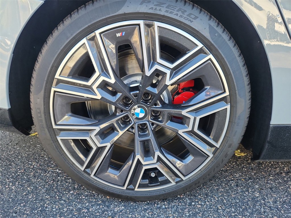 New 2026 BMW 550e xDrive w/ Premium Package image 9