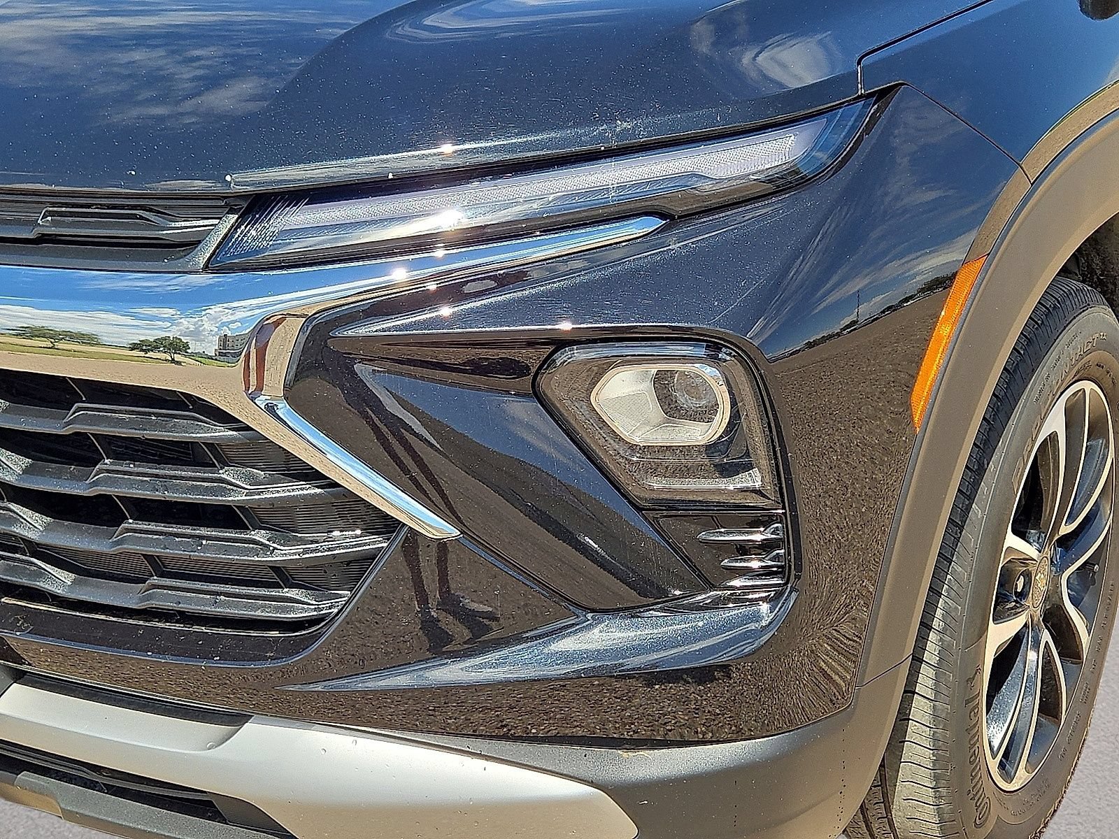 Used 2025 Chevrolet TrailBlazer LT w/ LT Cold Weather Package FWD image 9