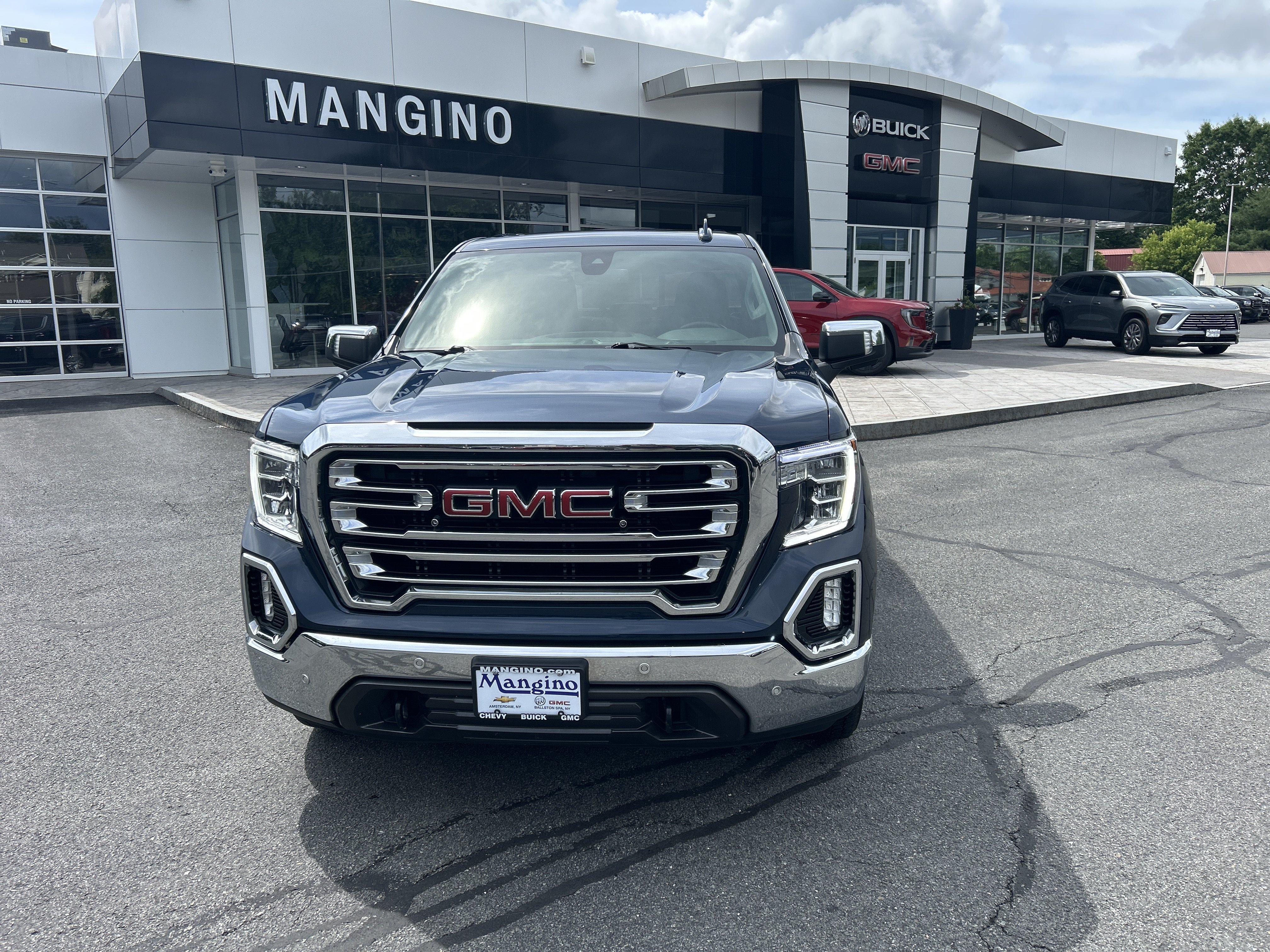 Used 2021 GMC Sierra 1500 SLT w/ SLT Convenience Package AWD/4WD image 18