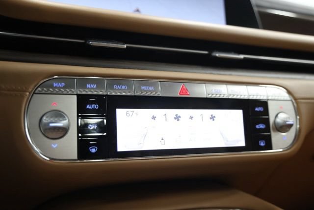 Used 2023 Genesis G90 3.5T AWD/4WD image 38