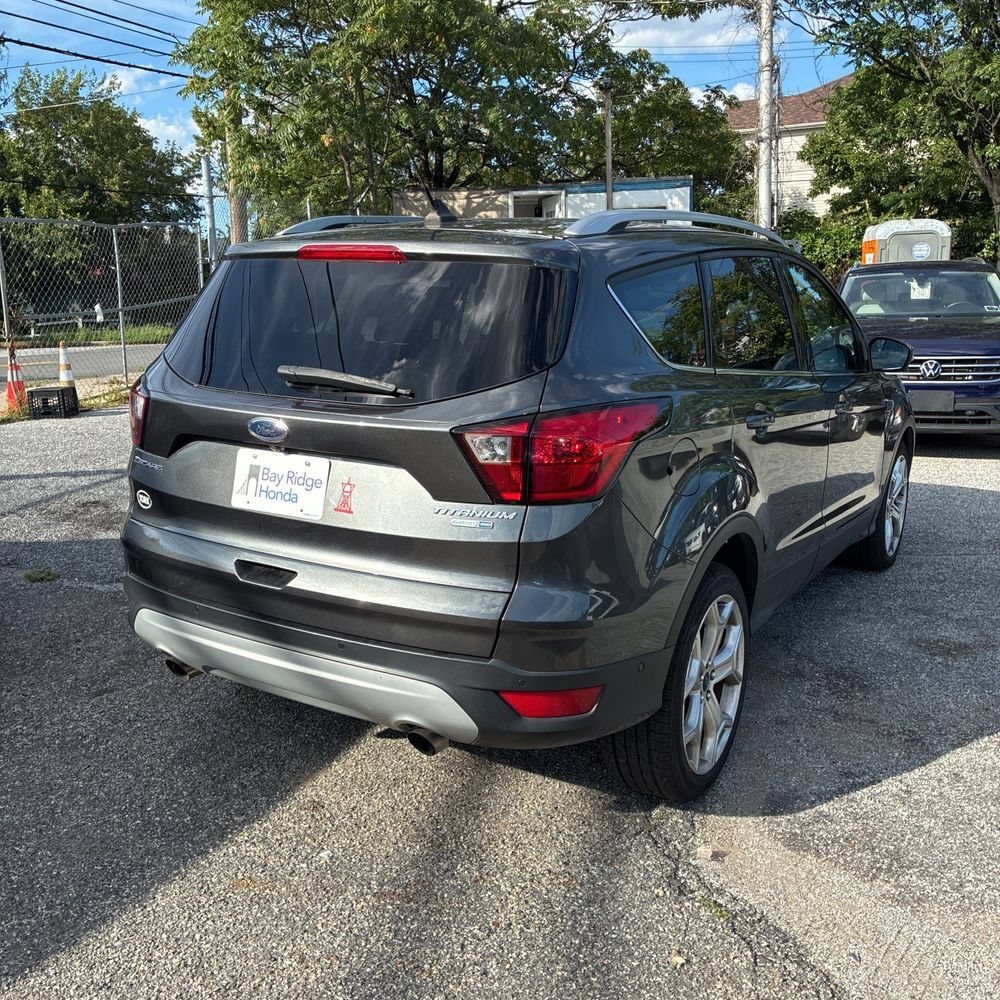 Used 2019 Ford Escape Titanium AWD/4WD image 3