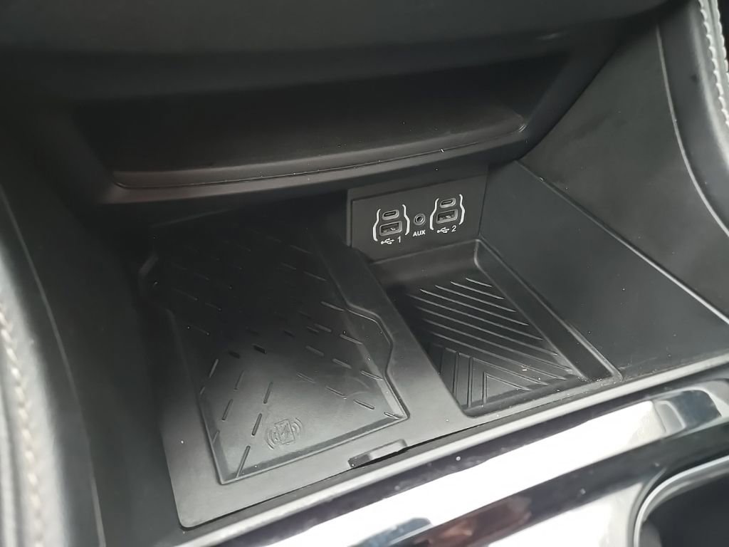 Used 2025 Chrysler Pacifica Limited image 59