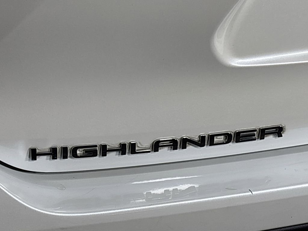 Used 2020 Toyota Highlander XLE image 25