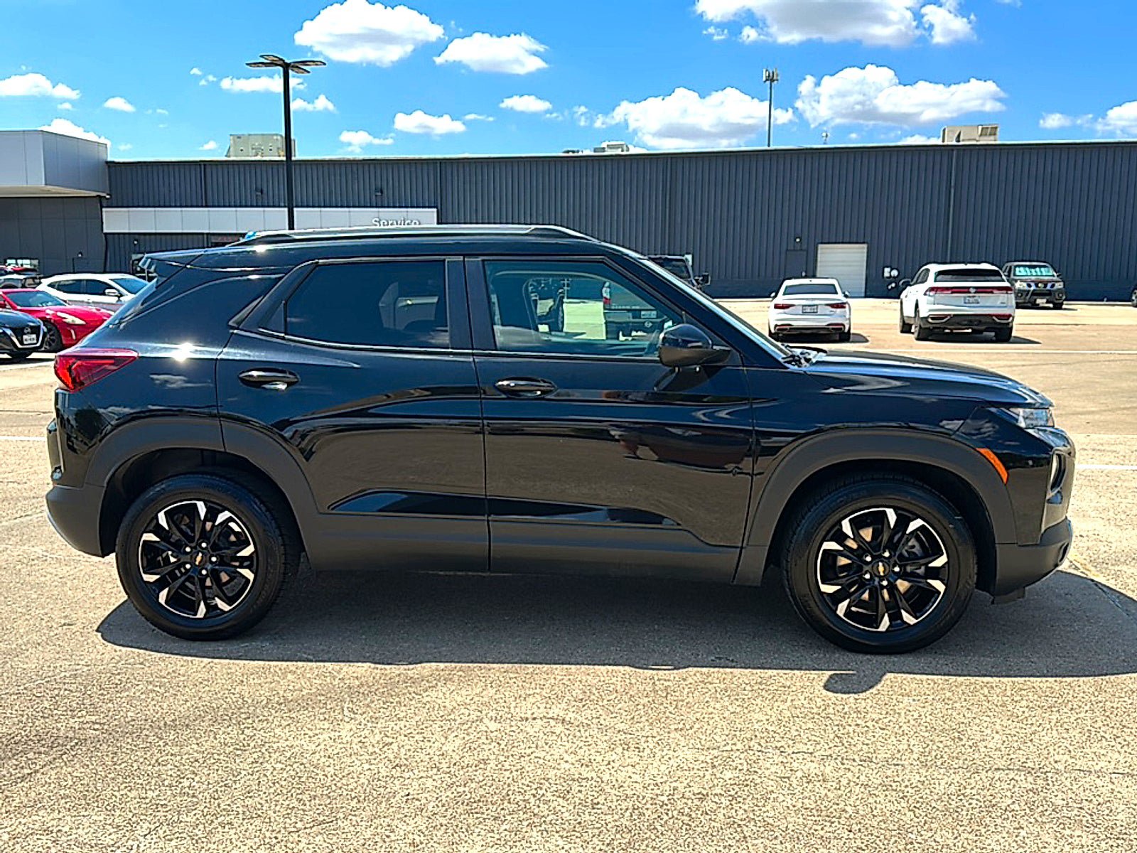 Used 2022 Chevrolet TrailBlazer LT FWD image 9