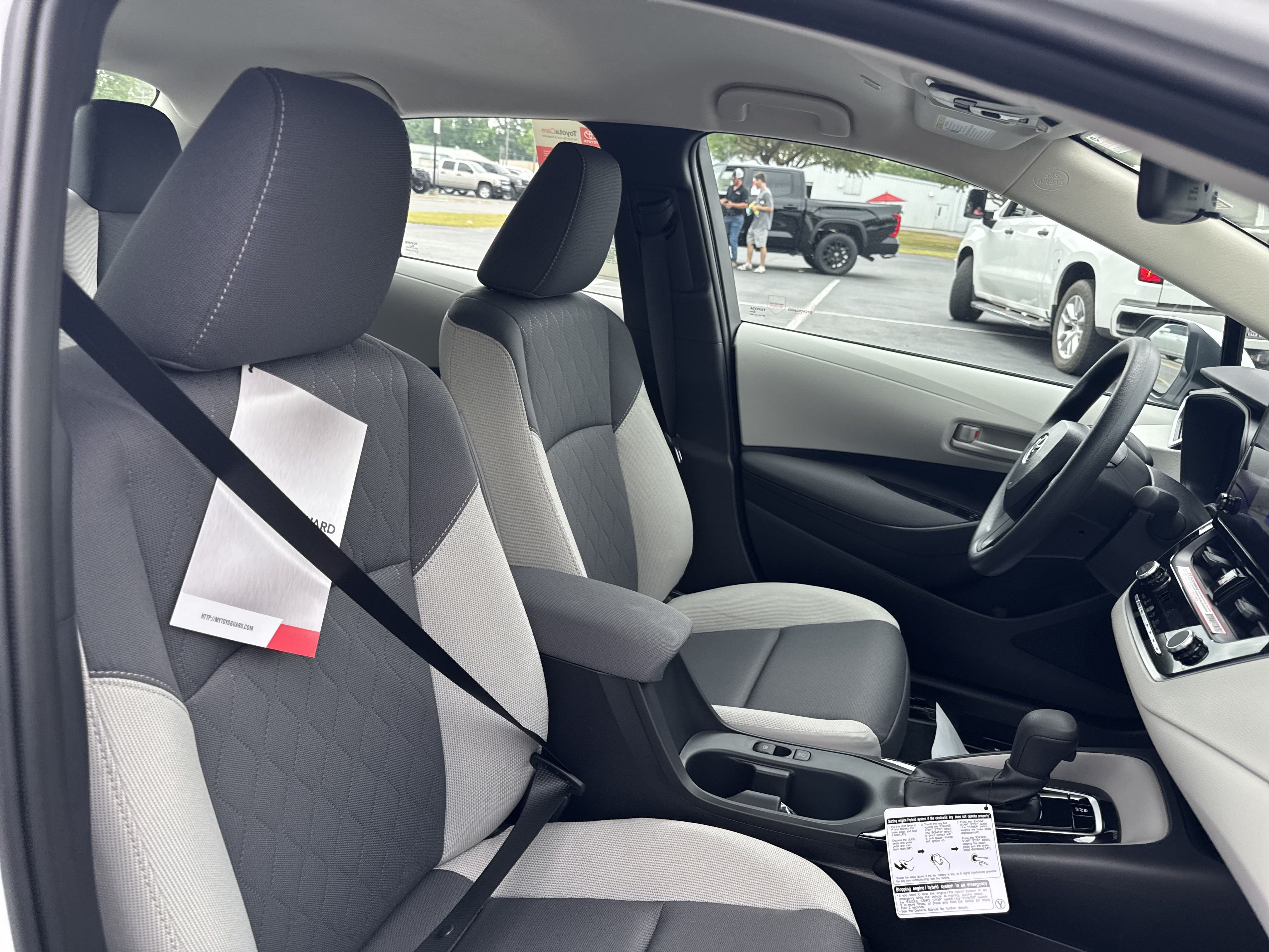New 2025 Toyota Corolla LE w/ Convenience Package FWD image 32