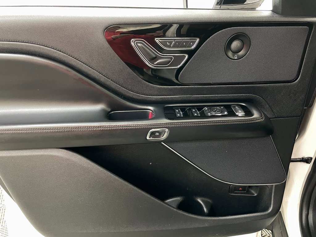 Used 2020 Lincoln Aviator Reserve w/ Elements Package Plus image 27