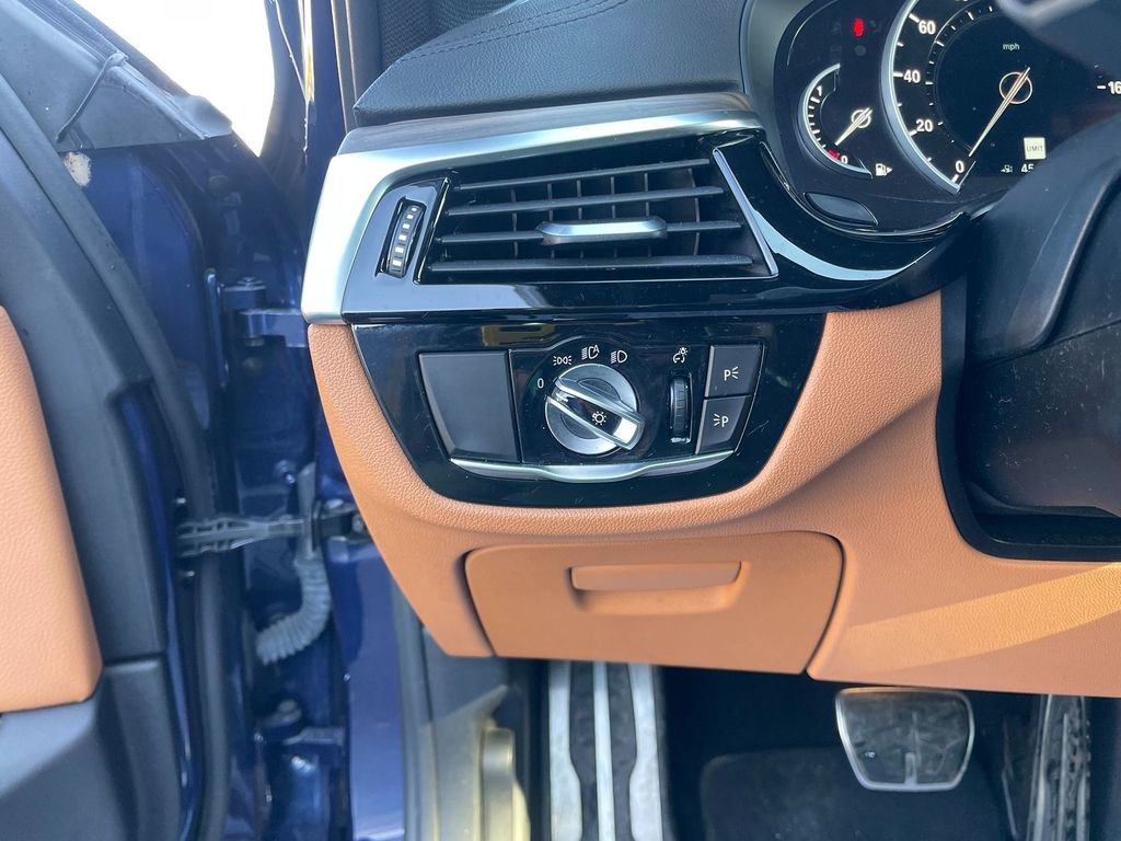 Used 2018 BMW M550i xDrive image 14