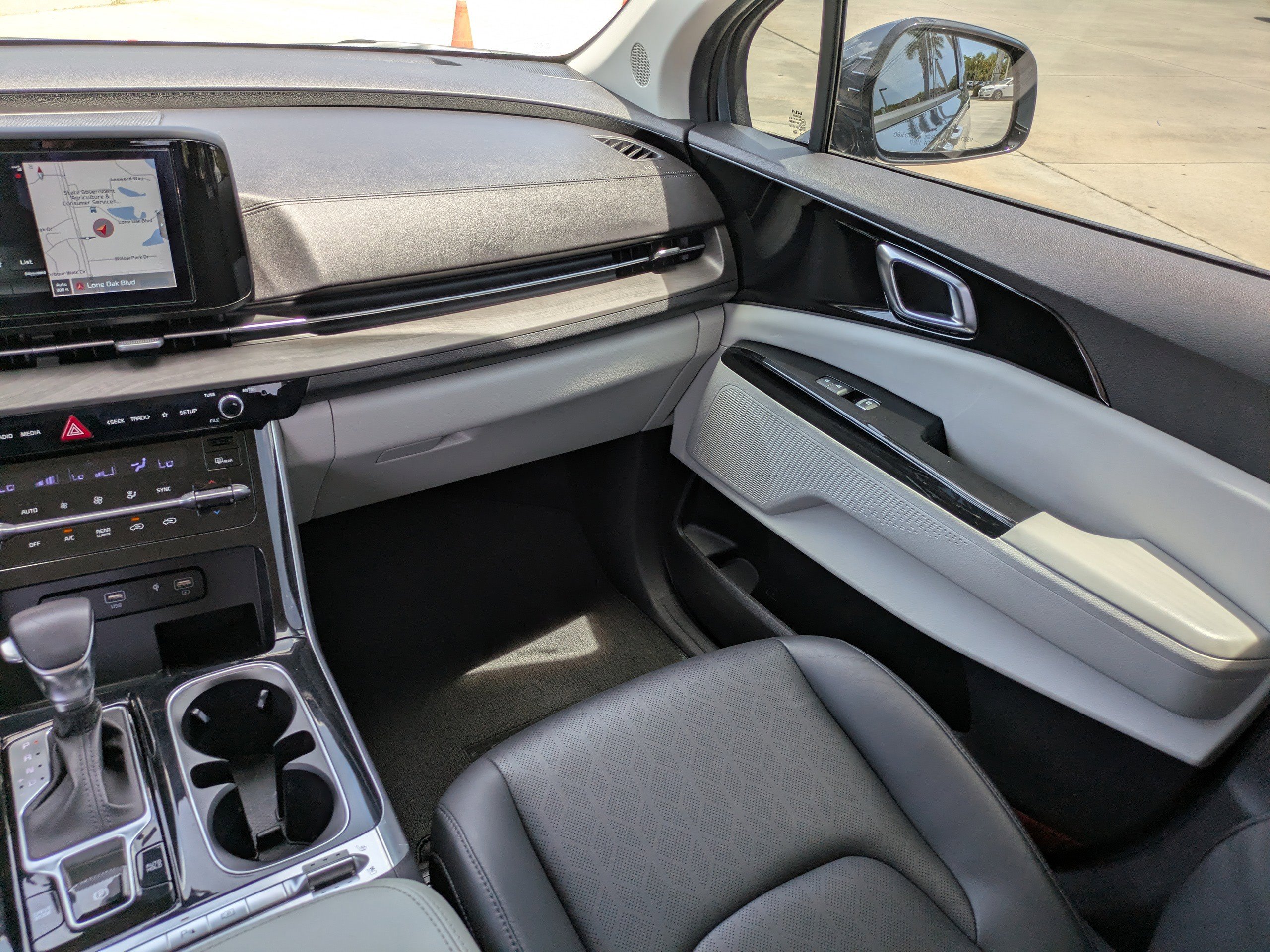Used 2022 Kia Carnival SX FWD image 16
