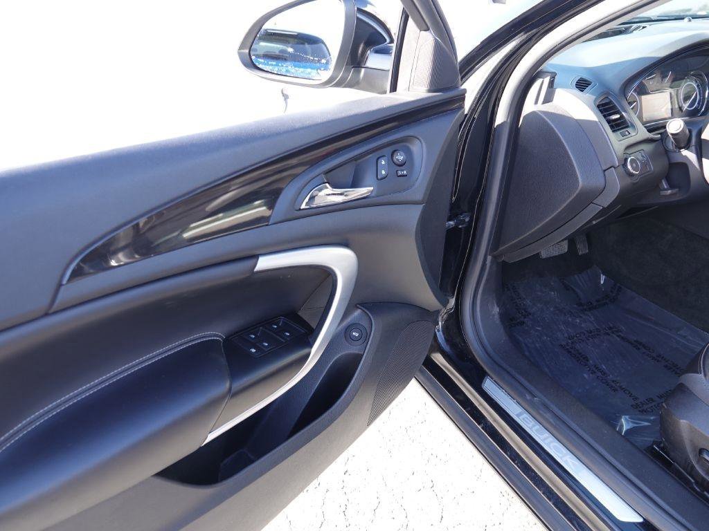 Used 2017 Buick Regal Sport Touring image 10